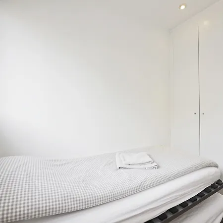 Vacasa - Exclusive Les Corts Apartment